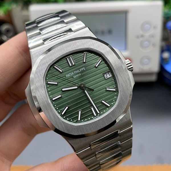 파텍필립 노틸러스 5711 DB팩토리