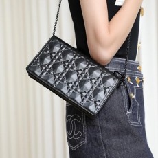 디올 레이디 체인스트랩 파우치