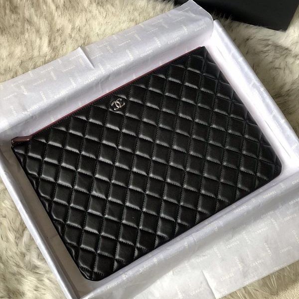 샤넬 클래식 클러치백