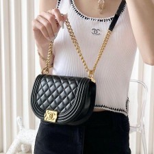 샤넬 보이 스몰 메신저백