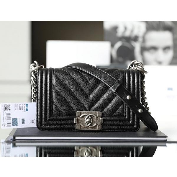 샤넬 쉐브론 보이백 캐비어스킨 TOP팩토리